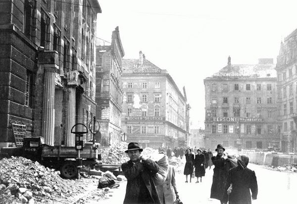 Vienna, 1945, photo from the Vienna Archive via Wien.gv.at